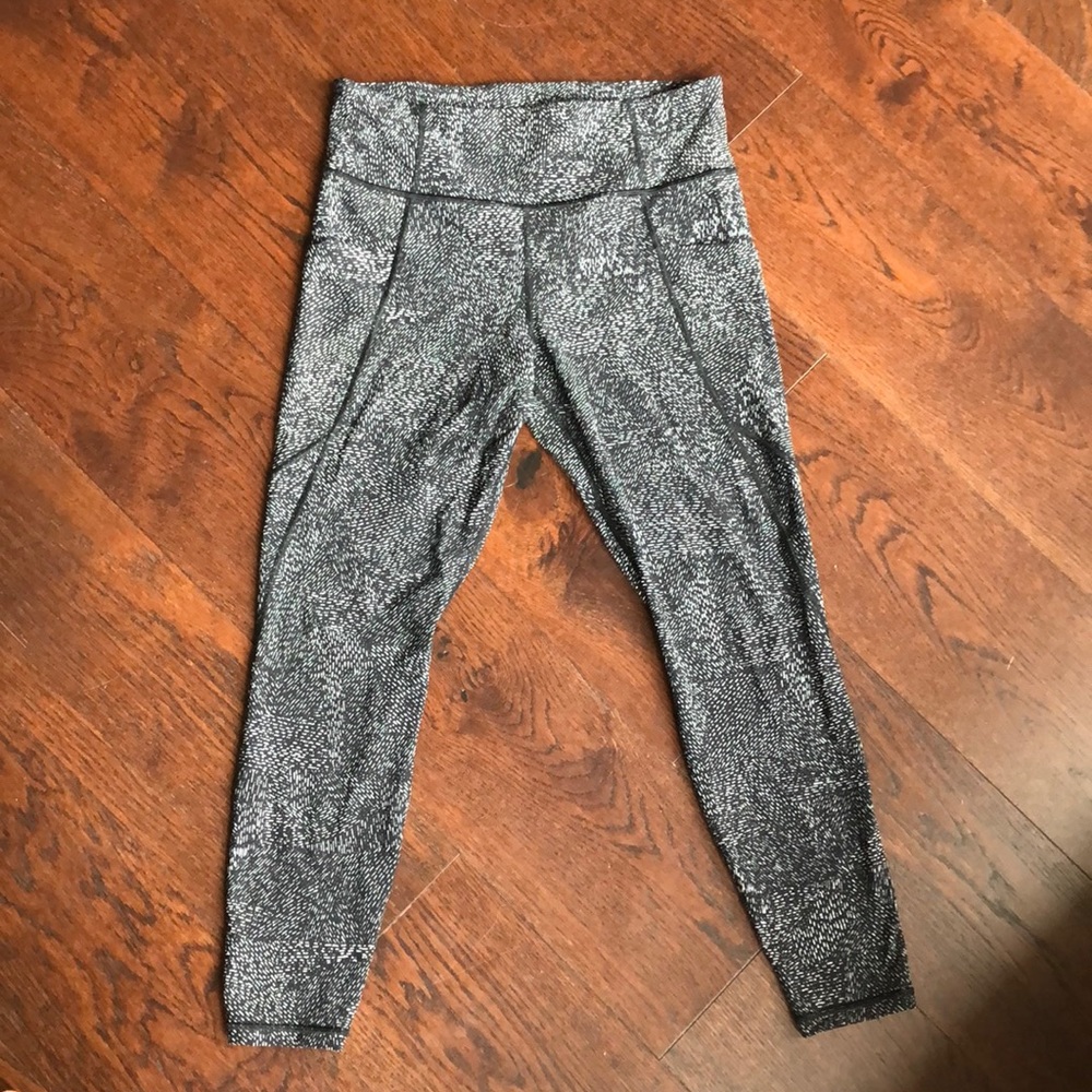 Athleta salutation stash pocket size L in rainwater